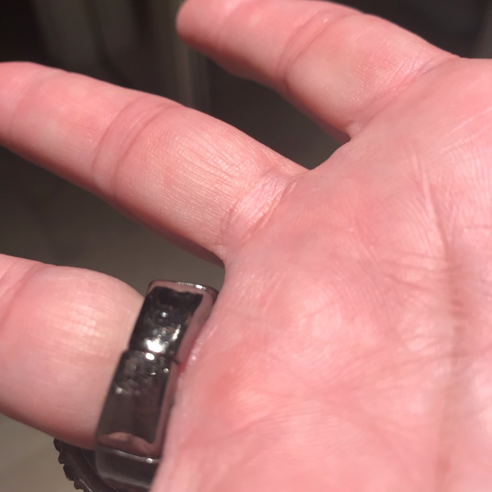 Statement Ring - Picture 5 of 5